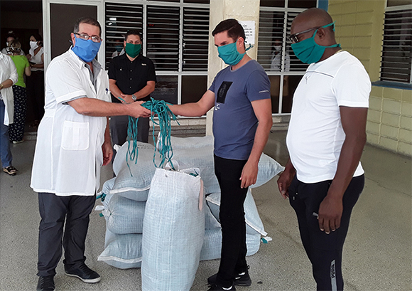 artesanos-VClara-donan-nasobucos-abril-2020